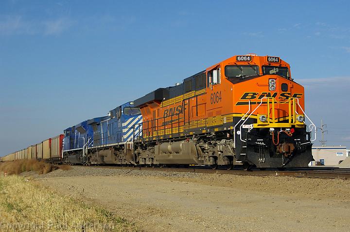 BNSF 6064 - ES44AC.jpg